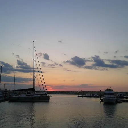 Ξενοδοχείο Borgo Marina 3*