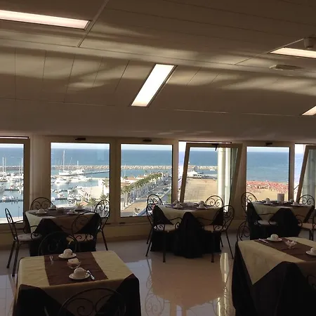 Hotel Borgo Marina