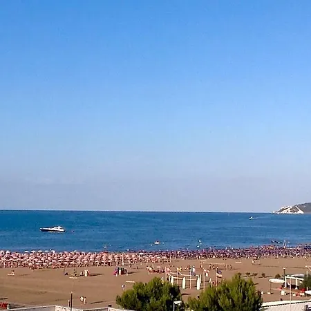 فندق Borgo Marina 3*