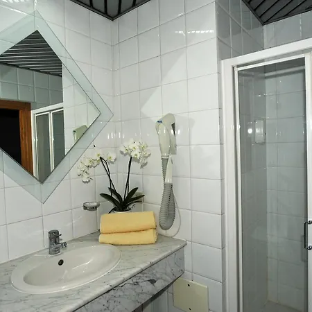 Borgo Marina فندق